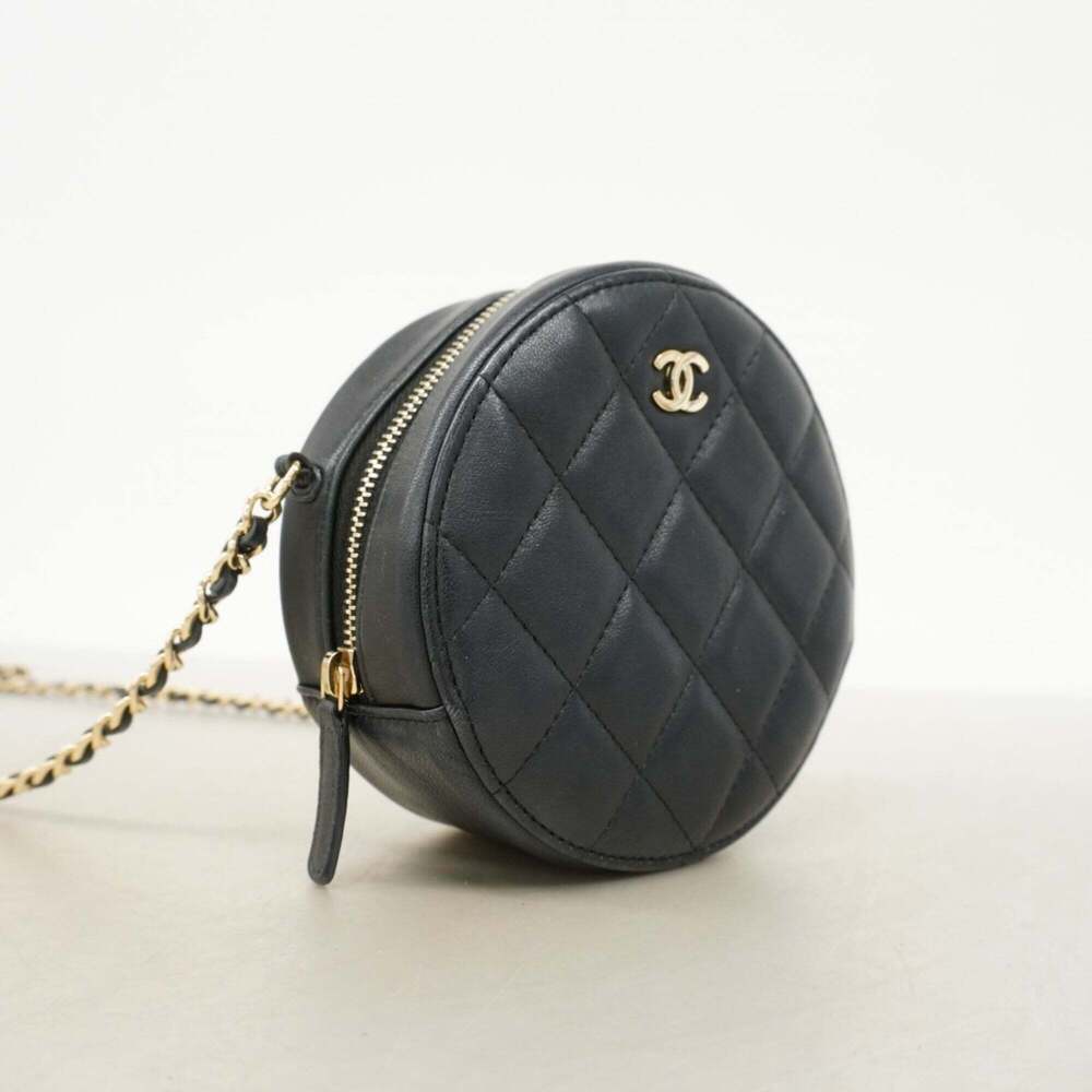 CHANEL Black Lambskin Leather Shoulder Bag - Picture 2 of 9
